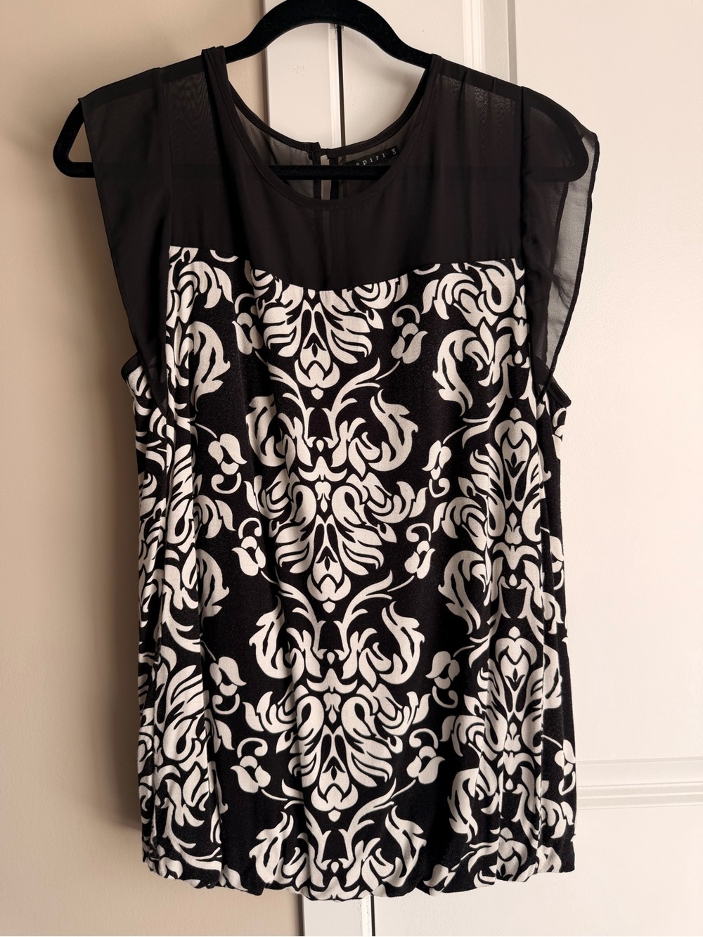 Sleeveless Black & White Damask Sheer Yoke Blouse